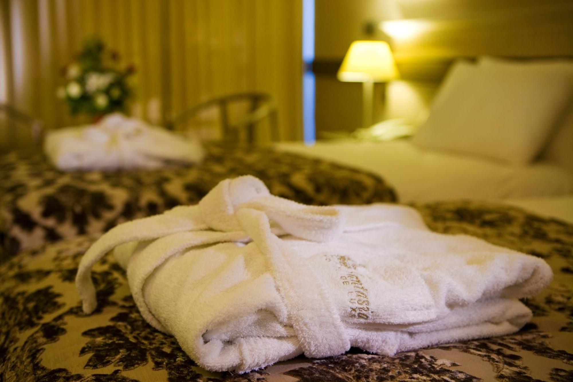 Fantasia Deluxe Hotel Кушадасы Экстерьер фото