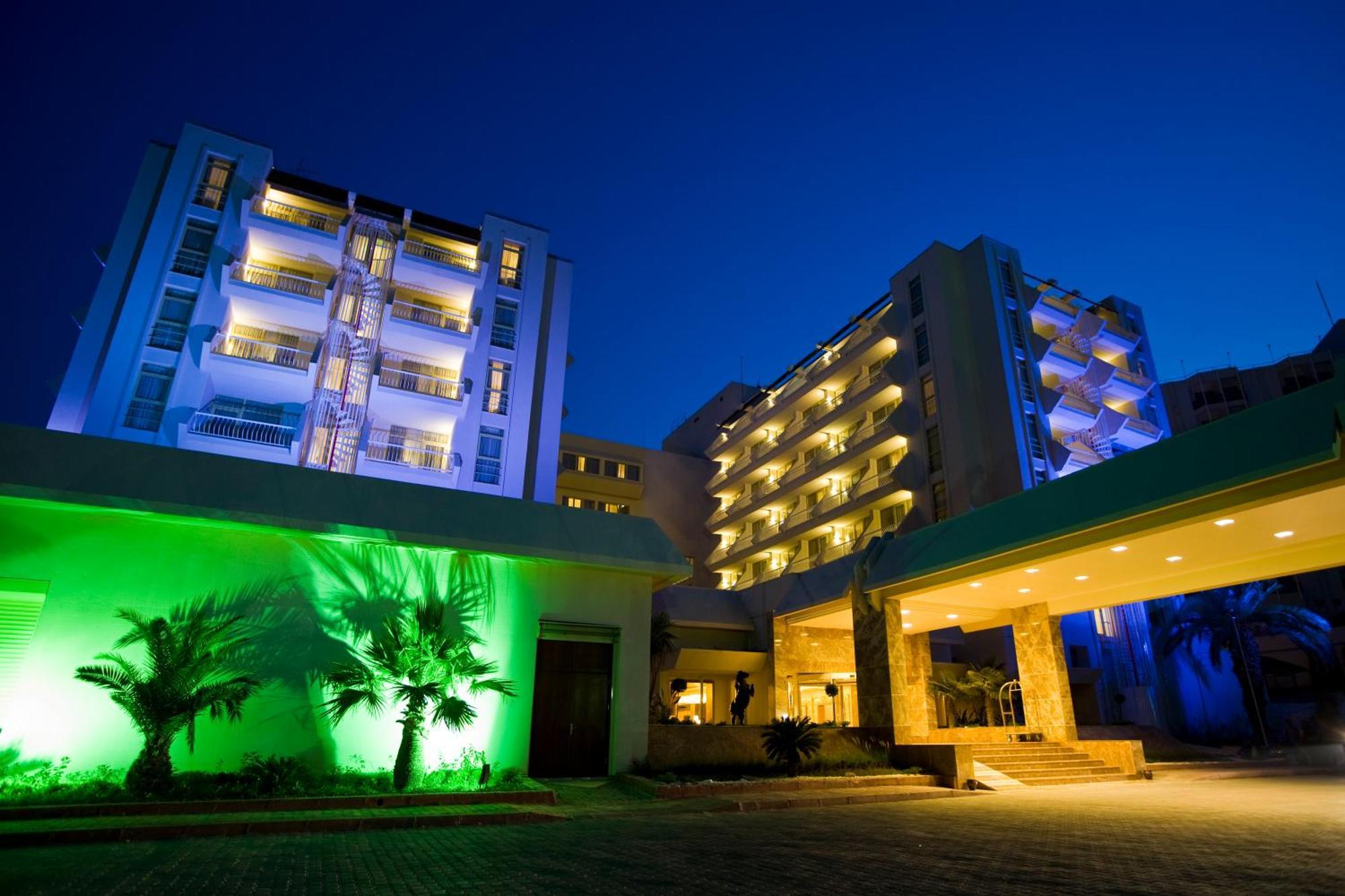 Fantasia Deluxe Hotel Кушадасы Экстерьер фото