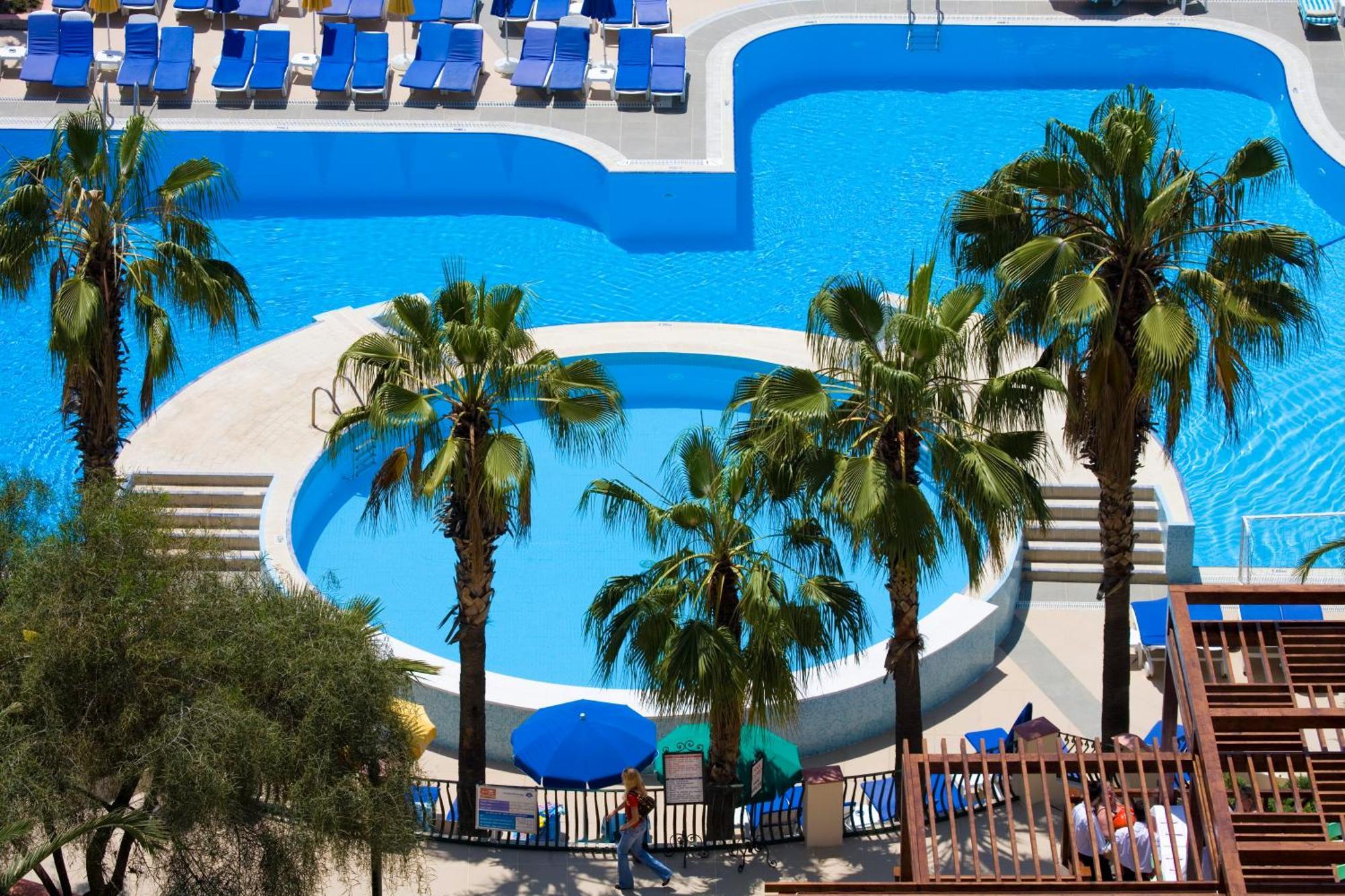 Fantasia Deluxe Hotel Кушадасы Экстерьер фото
